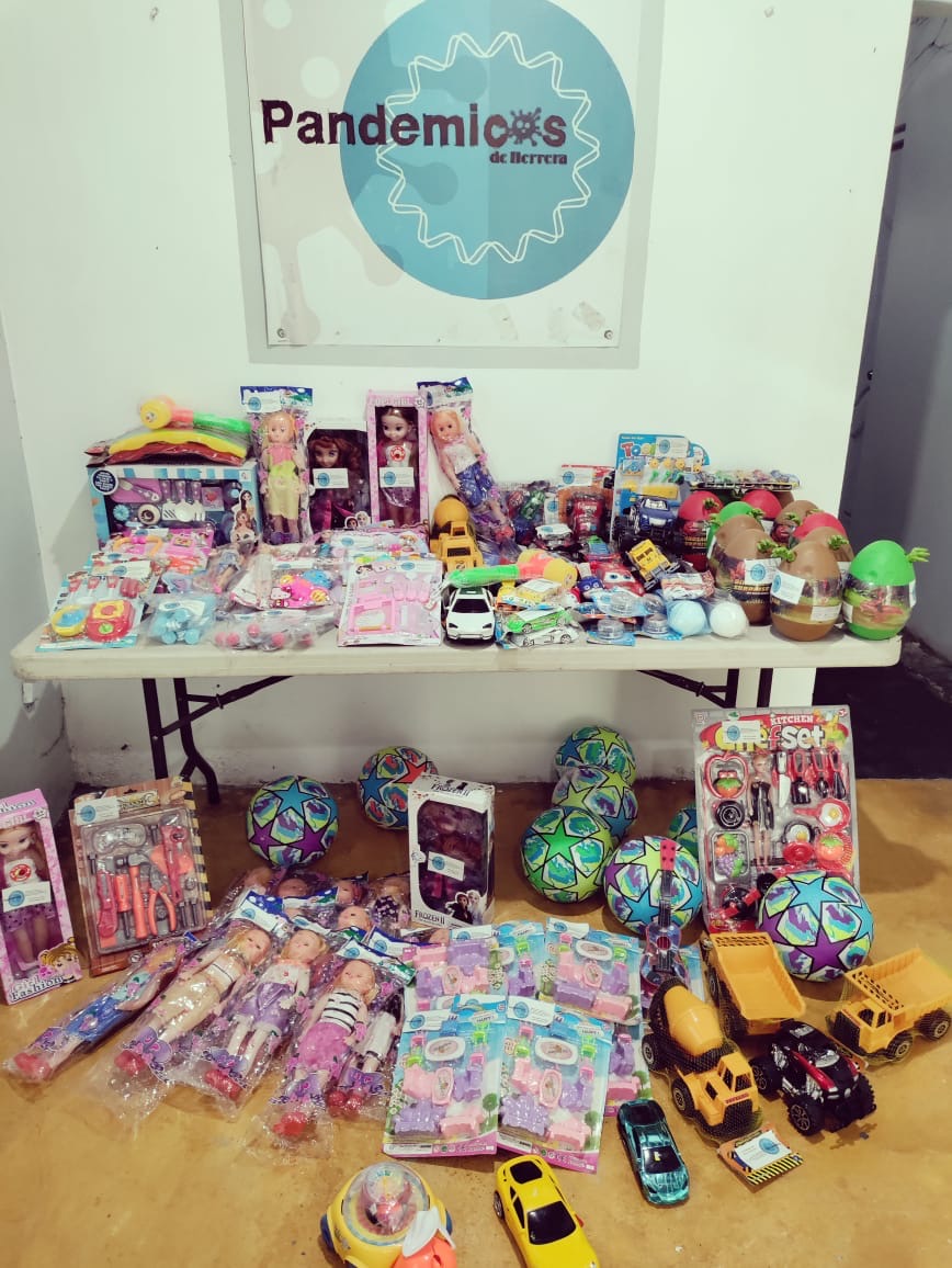 Fundación Los Pandémicos de Herrera lleva sonrisas a decenas de niños de escasos recursos