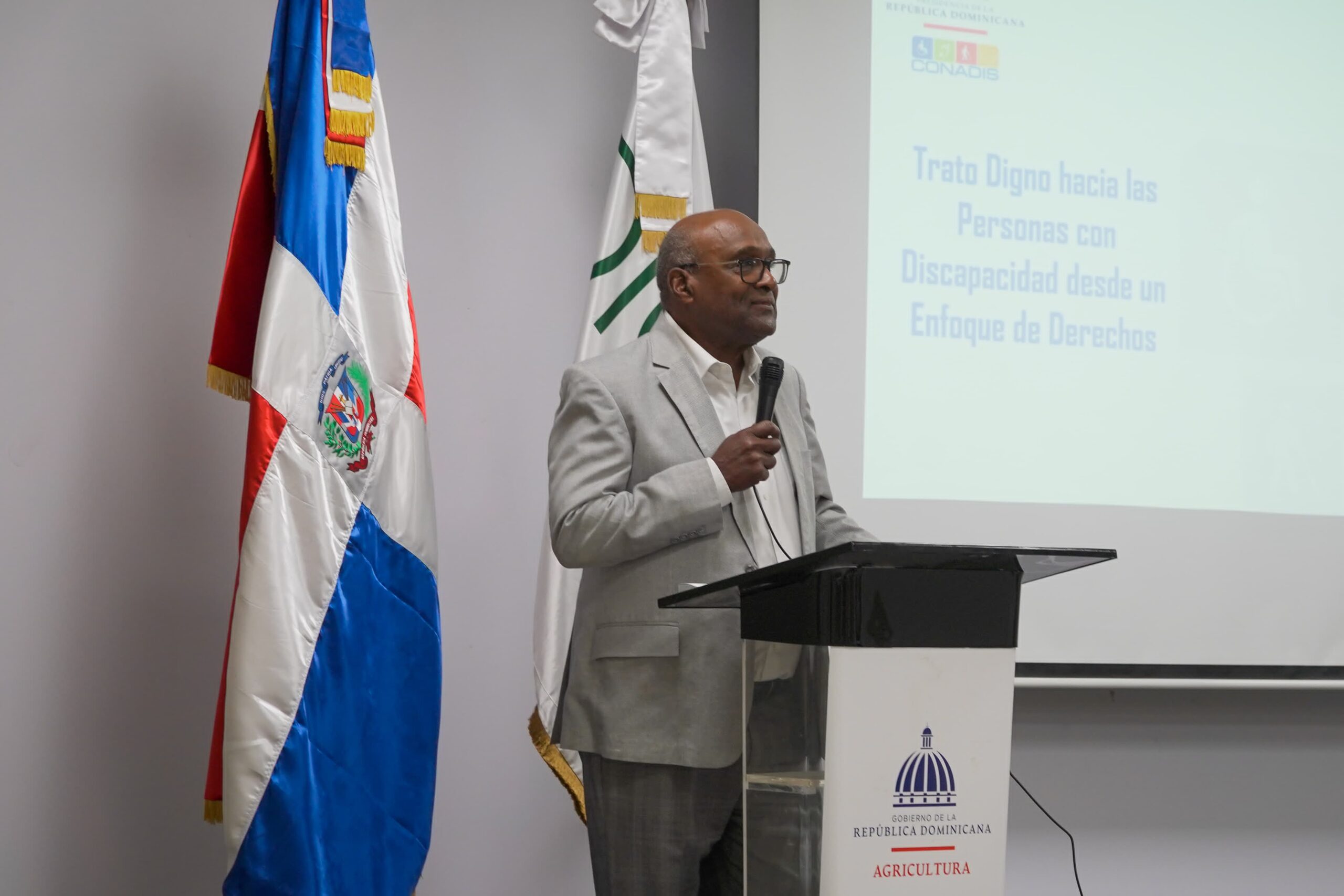 DIGERA y CONADIS promueven trato digno a personas con discapacidad