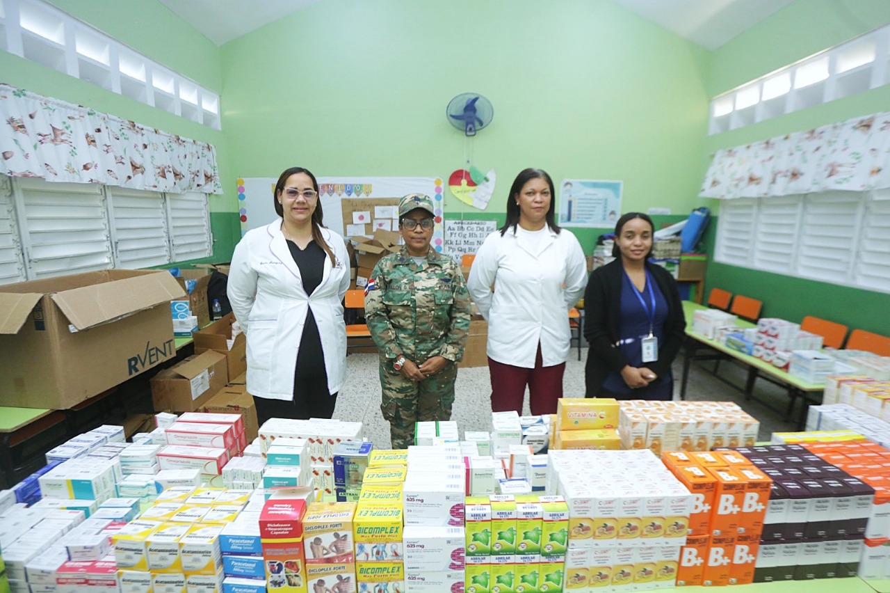Ministerio de Defensa lleva salud y esperanza a más de 2,000 pensionados en Montecristi
