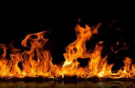 Incendio Nocturno en el Ensanche Quisqueya Alarmó a los Residentes