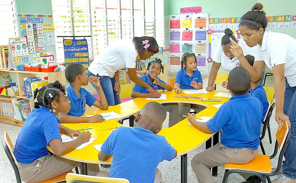Ministerio de Educación fortalece la educación inicial con la integración de auxiliares para docentes