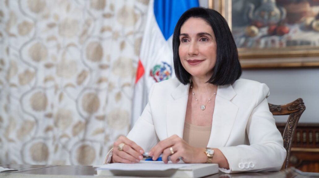 Raquel Arbaje celebró gesto solidario de Luis Abinader tras donar su salario