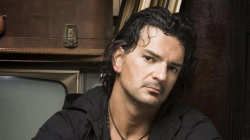 Cantautor Ricardo Arjona lanzó disco SECO y videoclip Mujer