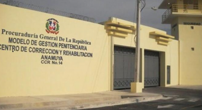 Privado de libertad amenaza con arma blanca a un supervisor de seguridad en cárcel de Higüey