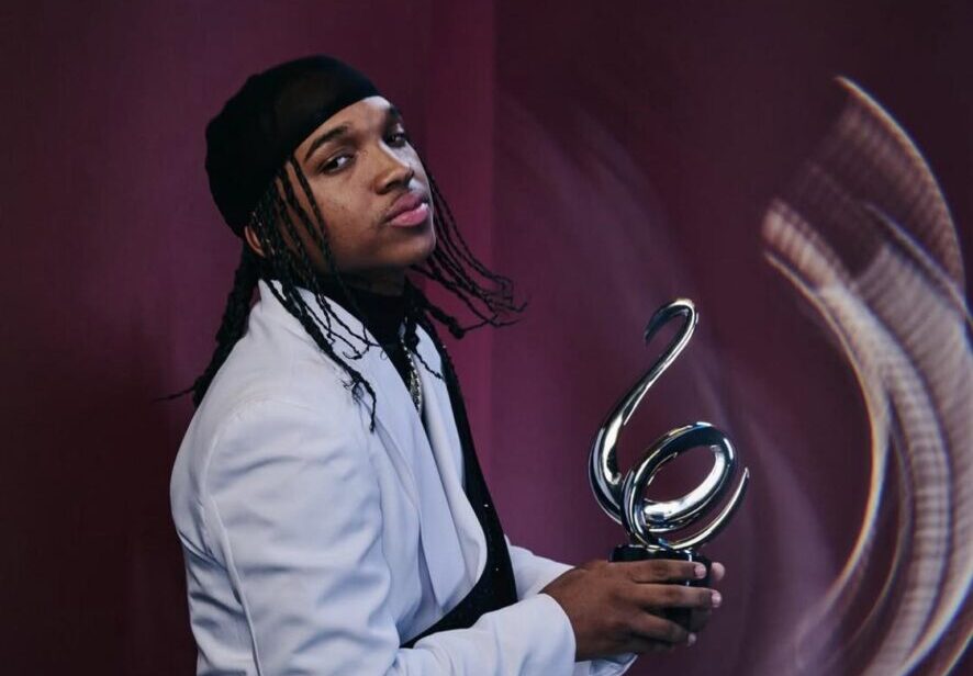 Lomiiel gana primera estatuilla de la categoría “Mejor Canción Dembow” de Premio Lo Nuestro