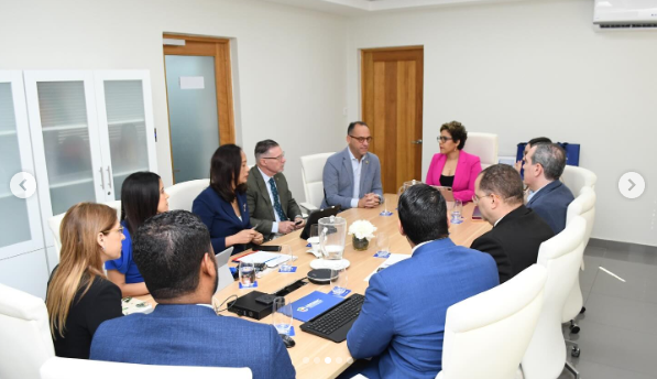 PRO-COMPETENCIA recibió a miembros de la Asociación Dominicana de Empresas de Seguridad, Inc. ADESINC