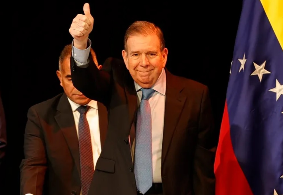 Urrutia viajó a Panamá a donde este sábado llega Marco Rubio