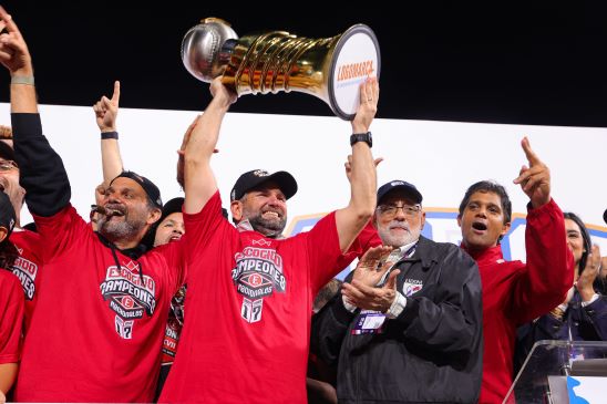 Leones celebran 104 aniversario