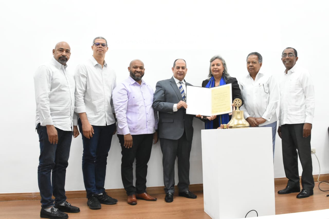 ADN reconoce Organización Rotary con la Orden al Mérito de la Ciudad de Santo Domingo
