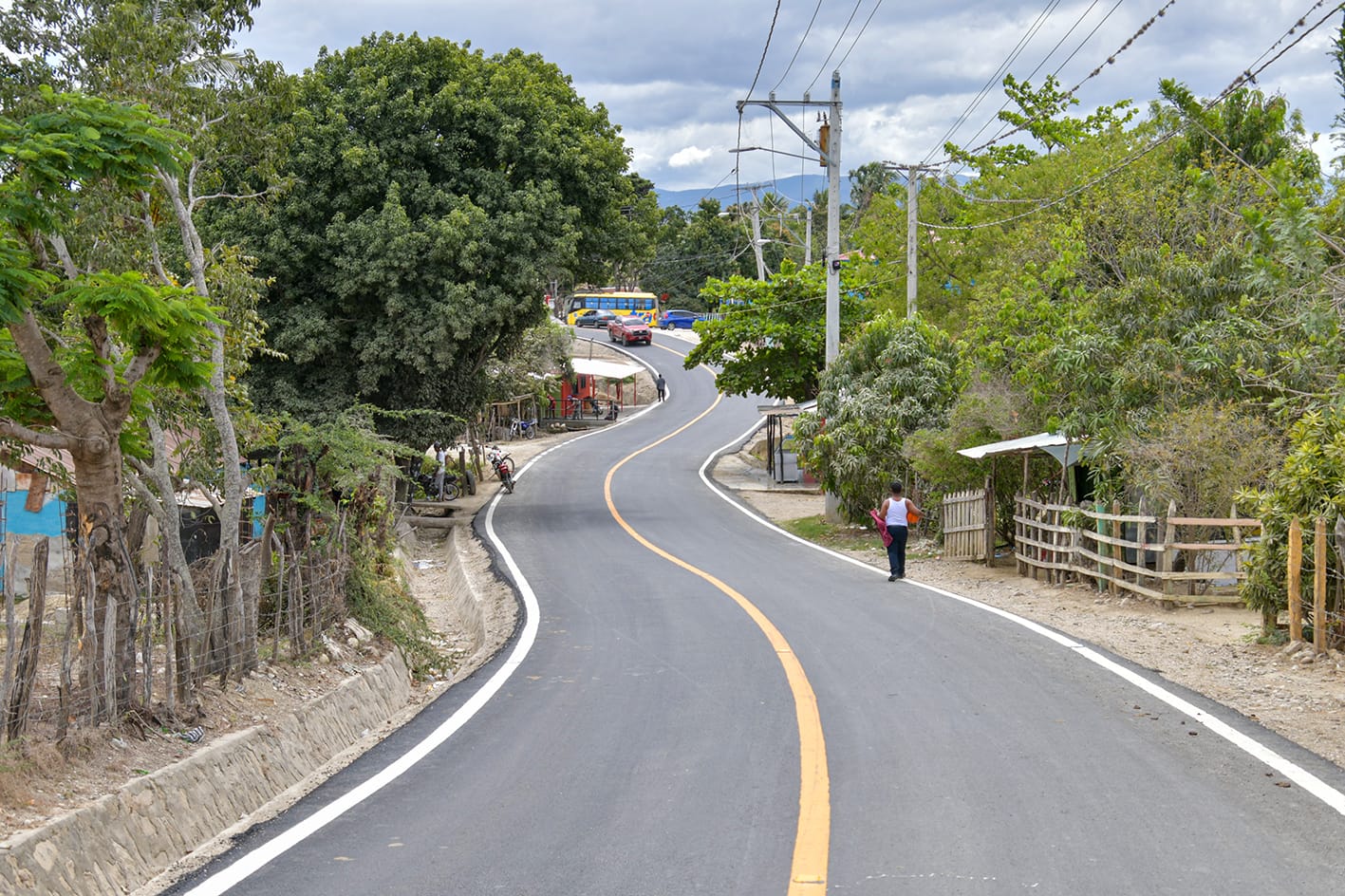 Gobierno entrega a través del Ministerio de Obras Públicas carretera Las Matas de Farfán-Carrera de Yeguas