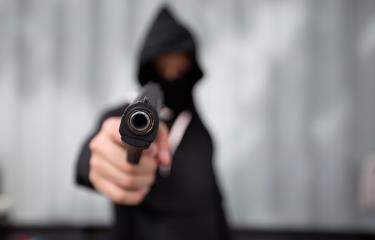 Dos mujeres, entre ellas una menor, resultan heridas durante asaltos en Los Alcarrizos
