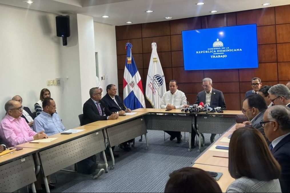 Aprueban aumento de 20% al salario mínimo en Dominicana
