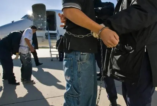 59% en EU apoya políticas de deportaciones de inmigrantes