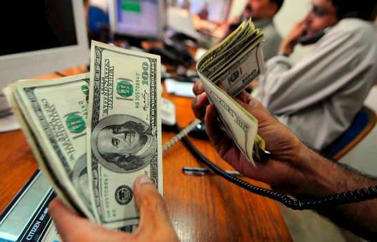 El dólar subió dos centavos; este miércoles era vendido a $62.32