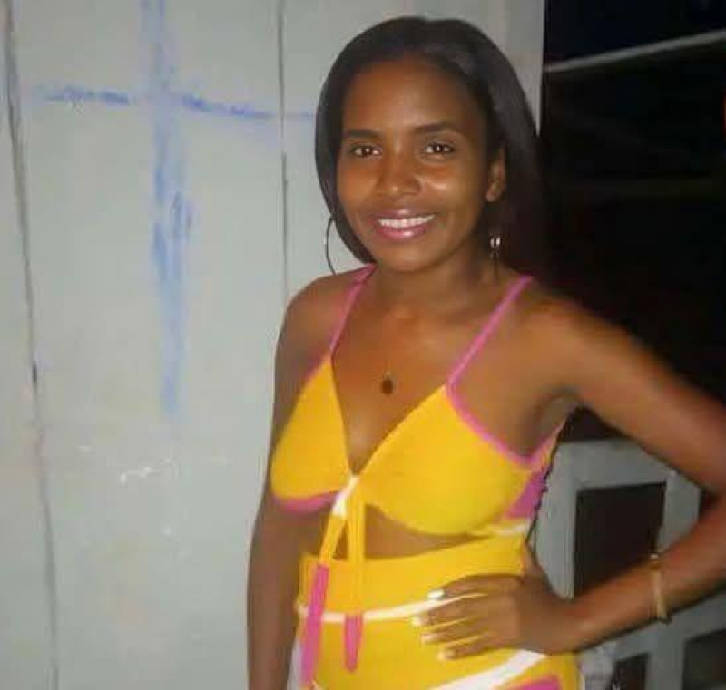 Mujer muere y su pareja resulta con quemaduras, tras incendiarse su vivienda en Santiago