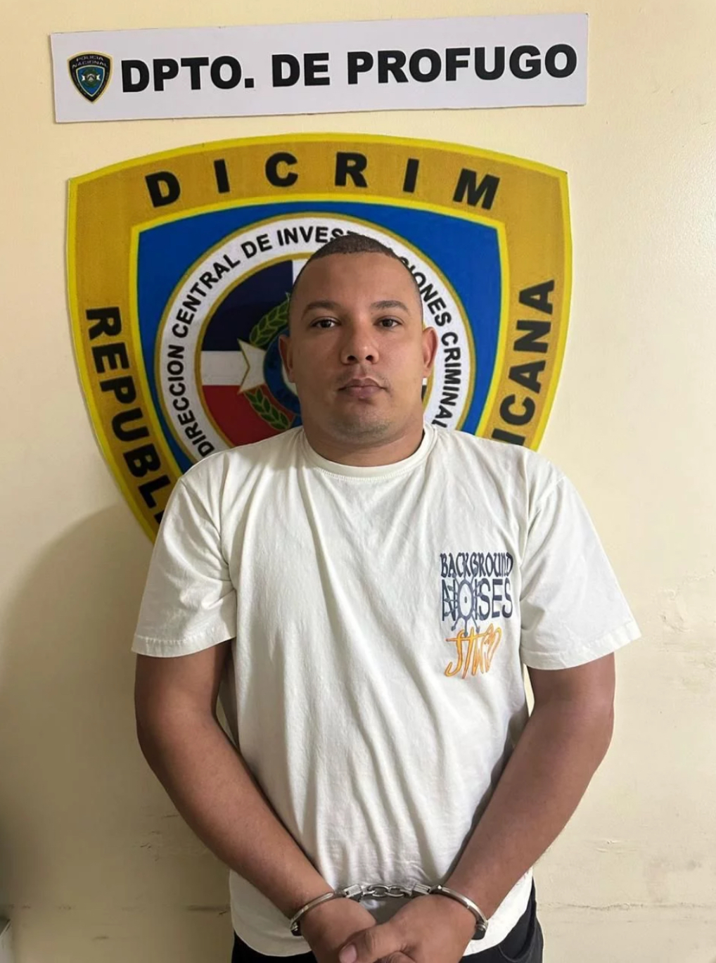La Policía Nacional capturó a Ángel Salvador Álvarez Ventura, conocido como «El Cabo» o «El Rey del Micro», quien era considerado el delincuente más buscado de la provincia de La Vega.