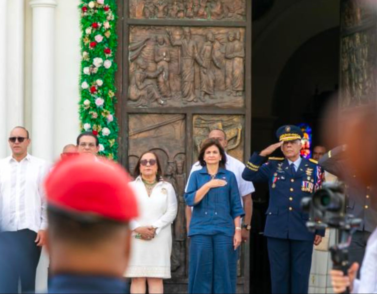 Raquel Peña encabeza ceremonia en honor a la Batalla del 30 de Marzo