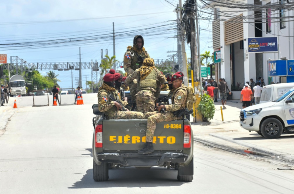 Tensión y fuerte vigilancia en Bávaro ante marcha convocada por la Antigua Orden Dominicana