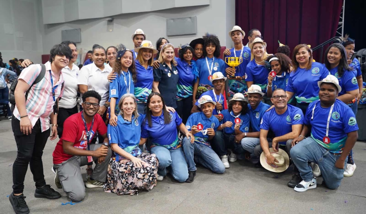 Hydrobots de Samaná gana el Premio del Campeón en la First Lego League 2025