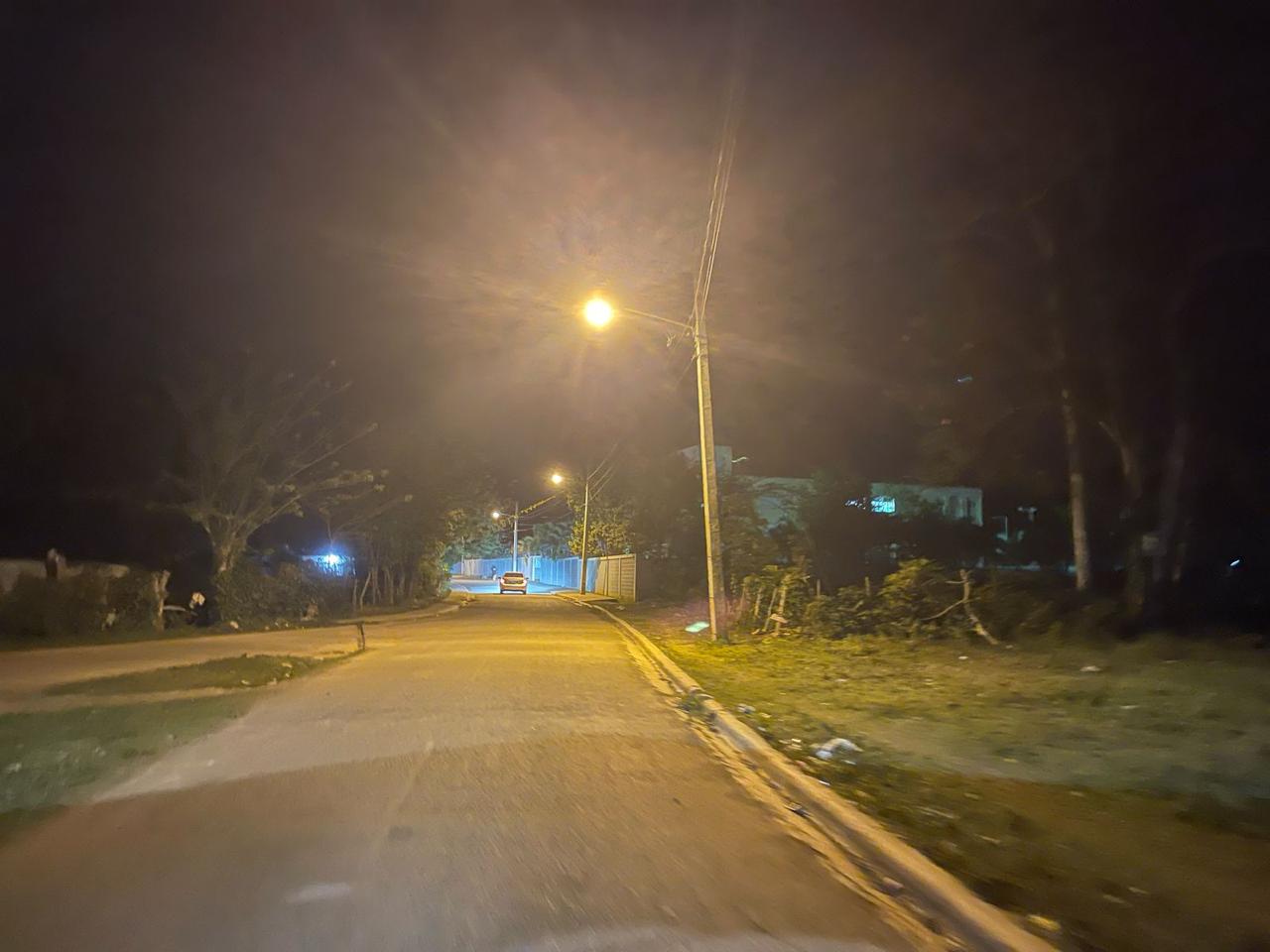 Edeeste y Junta Municipal de Gonzalo avanzan programa de iluminación en la demarcación