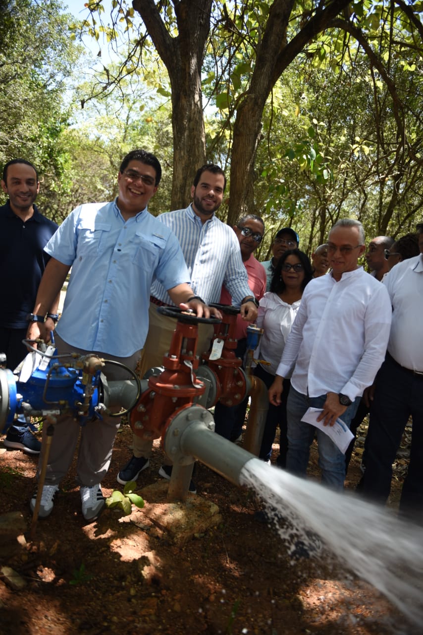 Director de la CAASD supervisa obras que seguirán optimizando el abastecimiento y suministro de agua en el DN