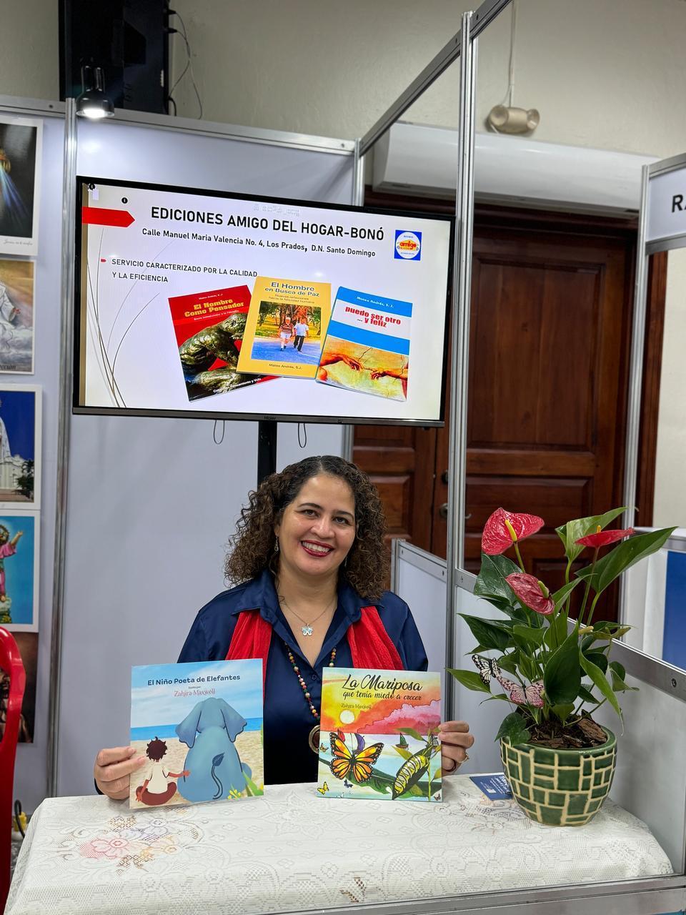 Zahira Maxwell presenta su nuevo libro en la XXXII Feria del Libro Católico