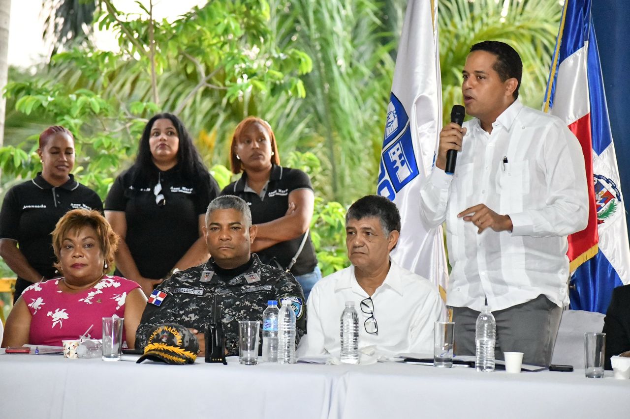 El viceministro de Convivencia Ciudadana, Antonio Palma Larancuent encabezó reunión de seguimiento de trabajo de la Mesa de Seguridad, Ciudadanía y Género