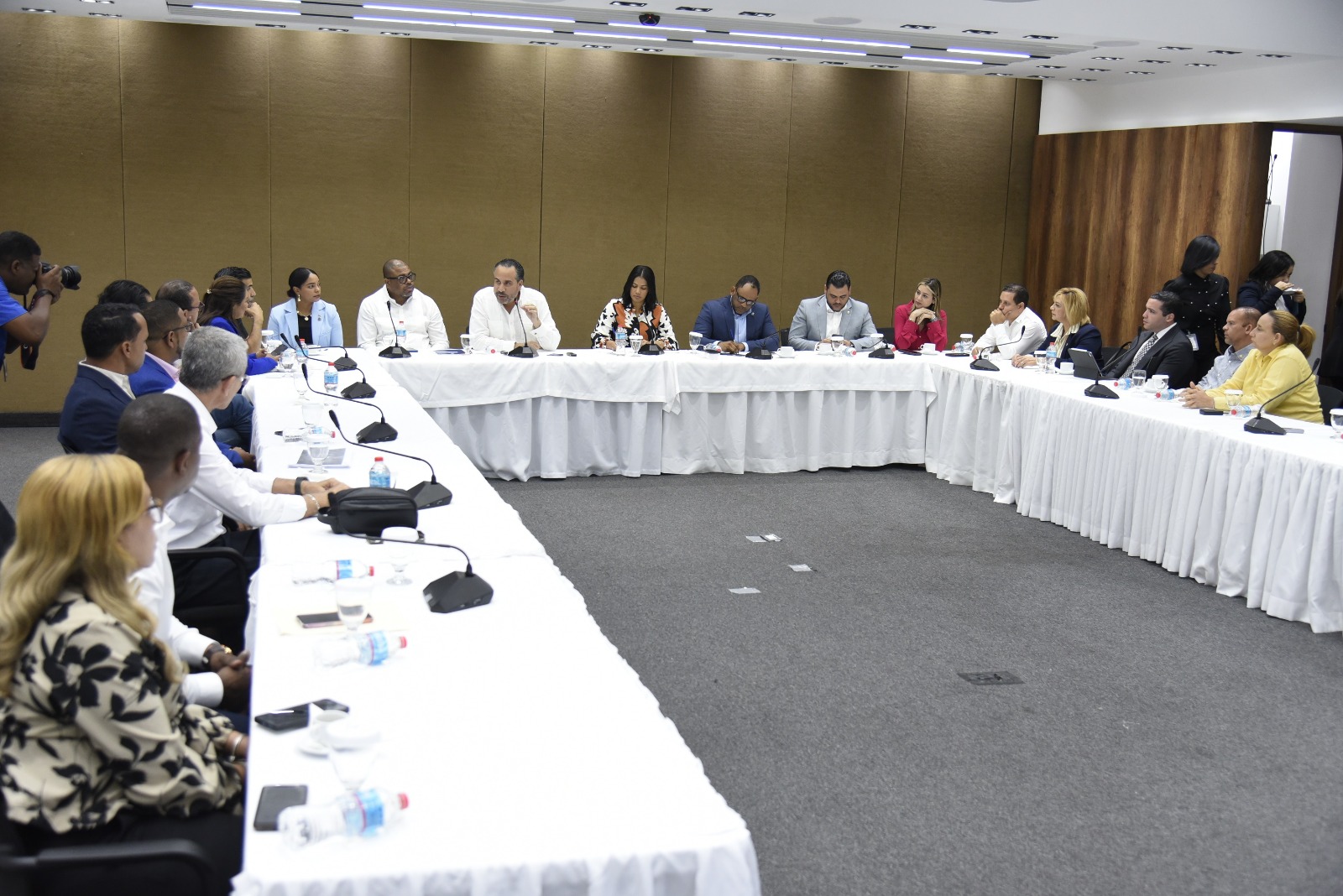 Director de INEFI acude a Comisión de Deportes de la Cámara de Diputados y explica trabajo a favor de deporte escolar