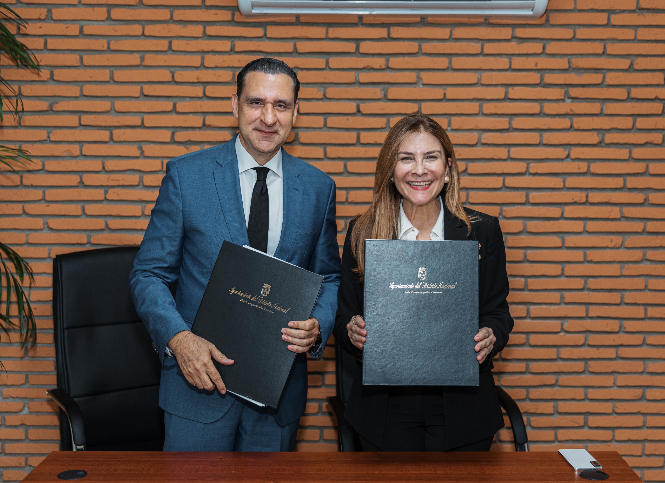 ADN y Finjus firman acuerdo para el fortalecimiento de la seguridad ciudadana en el Distrito Nacional