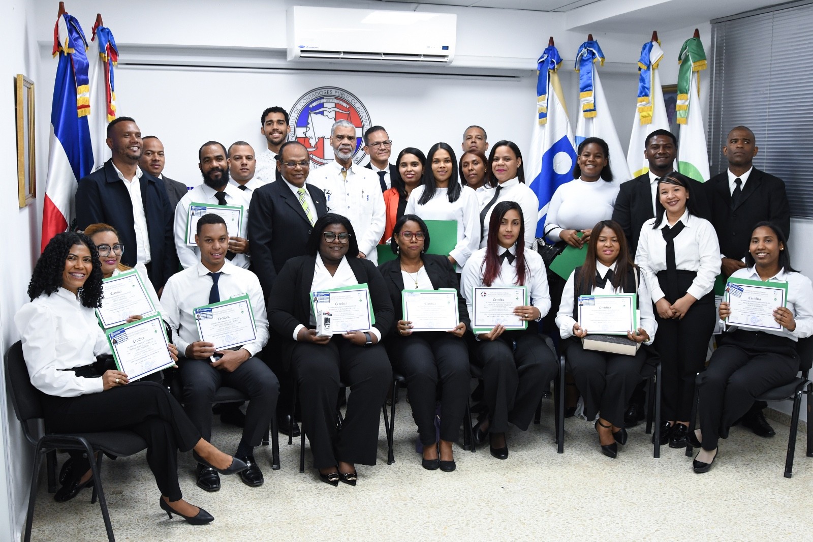Continúan las Juramentaciones de Contadores en Santo Domingo