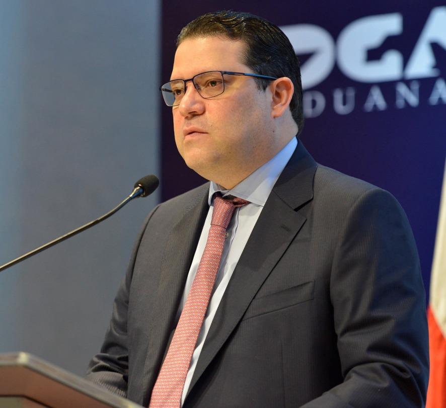 Yayo Sanz Lovatón valora la decisión de levantar prohibición de exportación a Central Romana