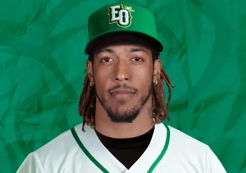 Gigantes firman Hansel Robles y Estrella a Adalberto Mondesí