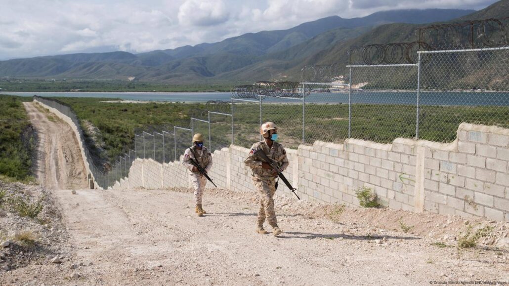 Gobierno acelera la construcción del muro fronterizo con Haití con 13 kilómetros adicionales