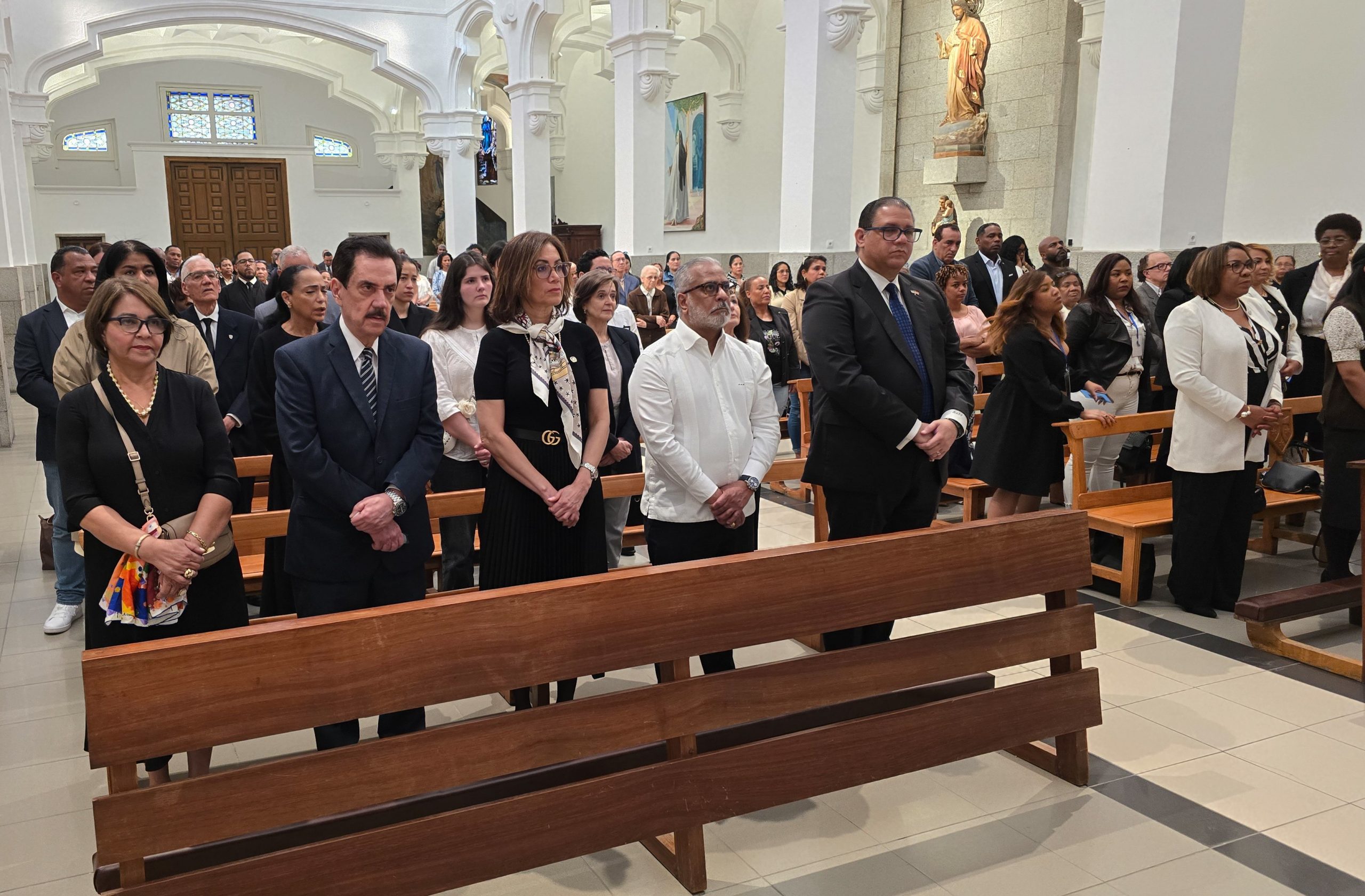 Embajada dominicana en España celebra misa en memoria de víctimas del Jet Set
