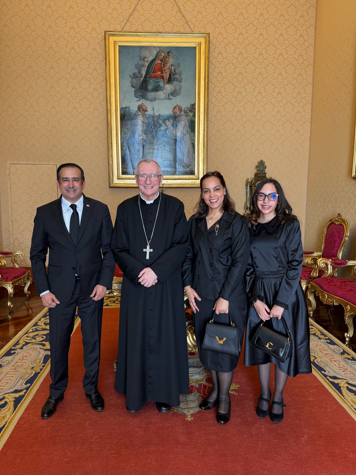 Embajador Víctor Suárez sostiene reunión privada con el Secretario de Estado del Vaticano