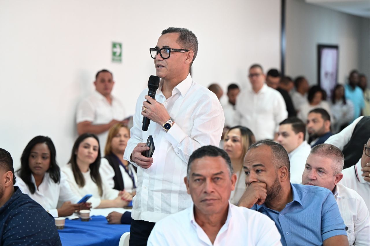 Eddy Olivares, ministro de Trabajo lidera mesa de trabajo Gobierno en las Provincias, en Espaillat