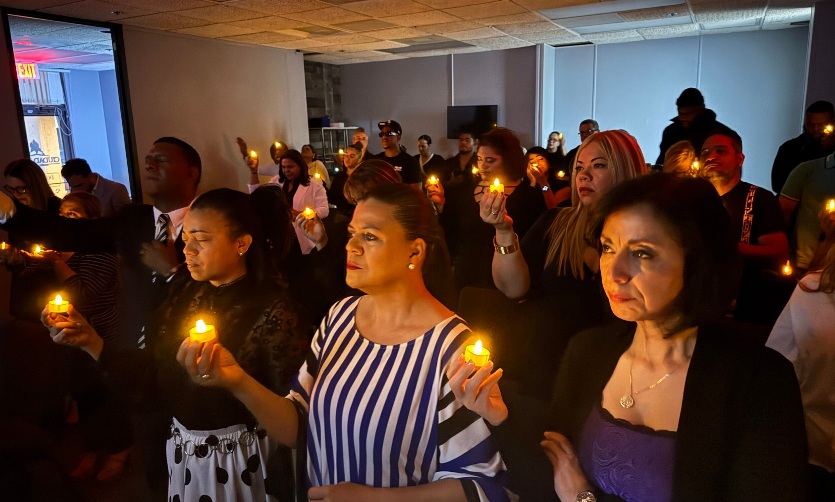Dominicanos en Orlando oran por las víctimas de Jet Set