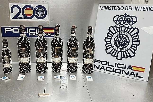 Madrid: Policía Nacional incauta cocaína líquida oculta en botellas de ron