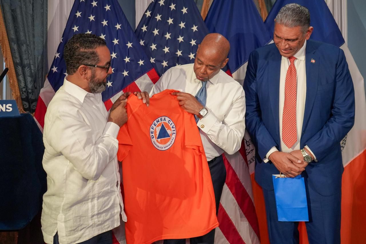 Alcalde de Nueva York y director Defensa Civil ultiman detalles para acuerdo de cooperación en gestión de riesgos y catástrofes