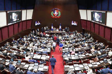 Diputados aprueban proyecto que establece incentivos para médicos de la frontera