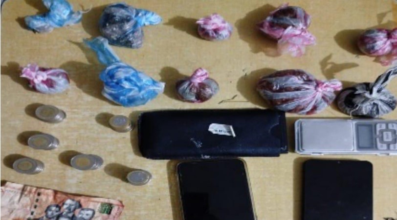 Policía arresta a varias personas con armas ilegales y presuntas drogas en Bahoruco