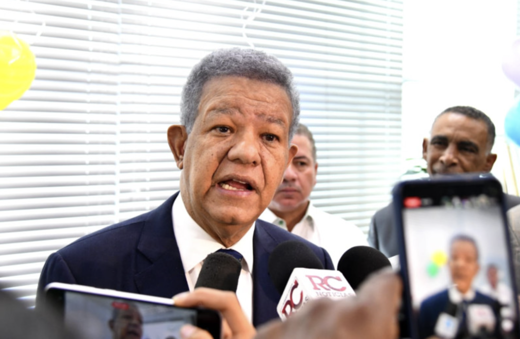 Leonel Fernández rechaza invitación de Abinader para reunión sobre crisis haitiana