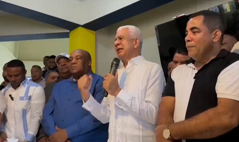 Exdirigentes del PLD se juramentan en el PRM en Sánchez Ramírez