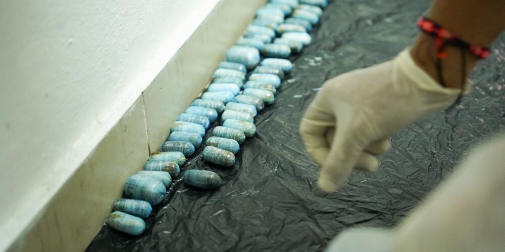 Autoridades dominicanas incautan 543 paquetes de drogas en operación conjunta en Pedernales