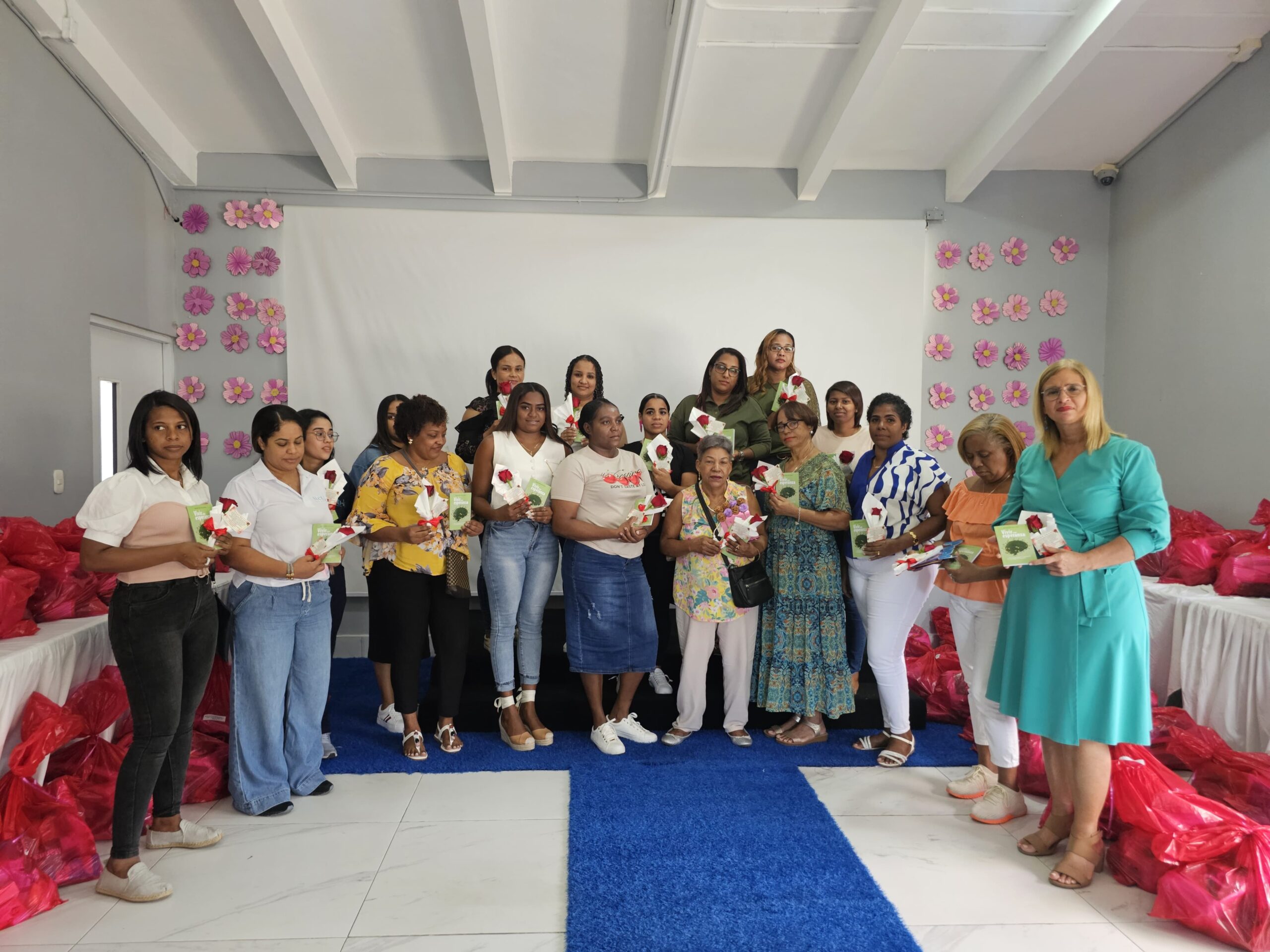 Realizan jornada de bienestar para madres de niños con discapacidad