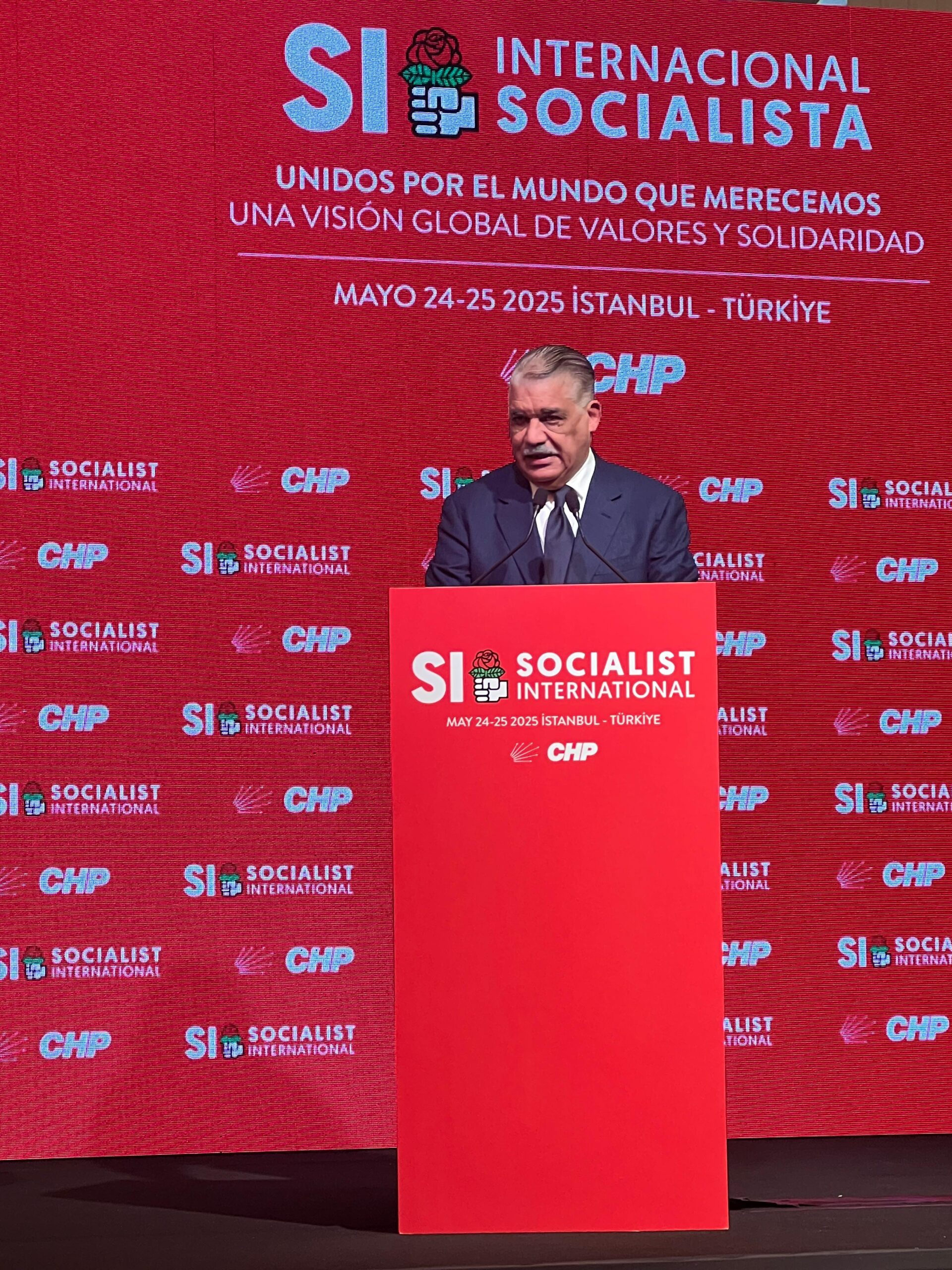 Miguel Vargas llama a acción internacional urgente ante crisis en Haití durante Consejo Mundial de la Internacional Socialista
