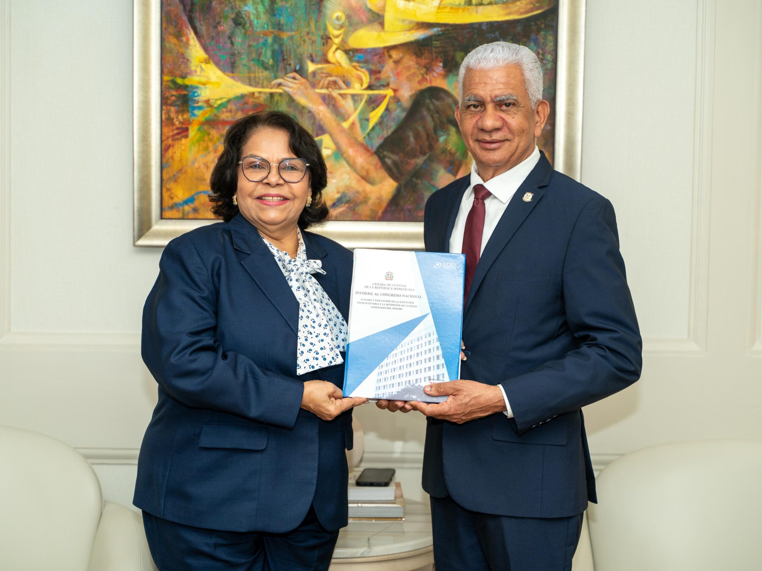 Presidente del Senado, Ricardo de los Santos, recibe análisis de ejecución presupuestaria de la Cámara de Cuentas correspondiente al 2024