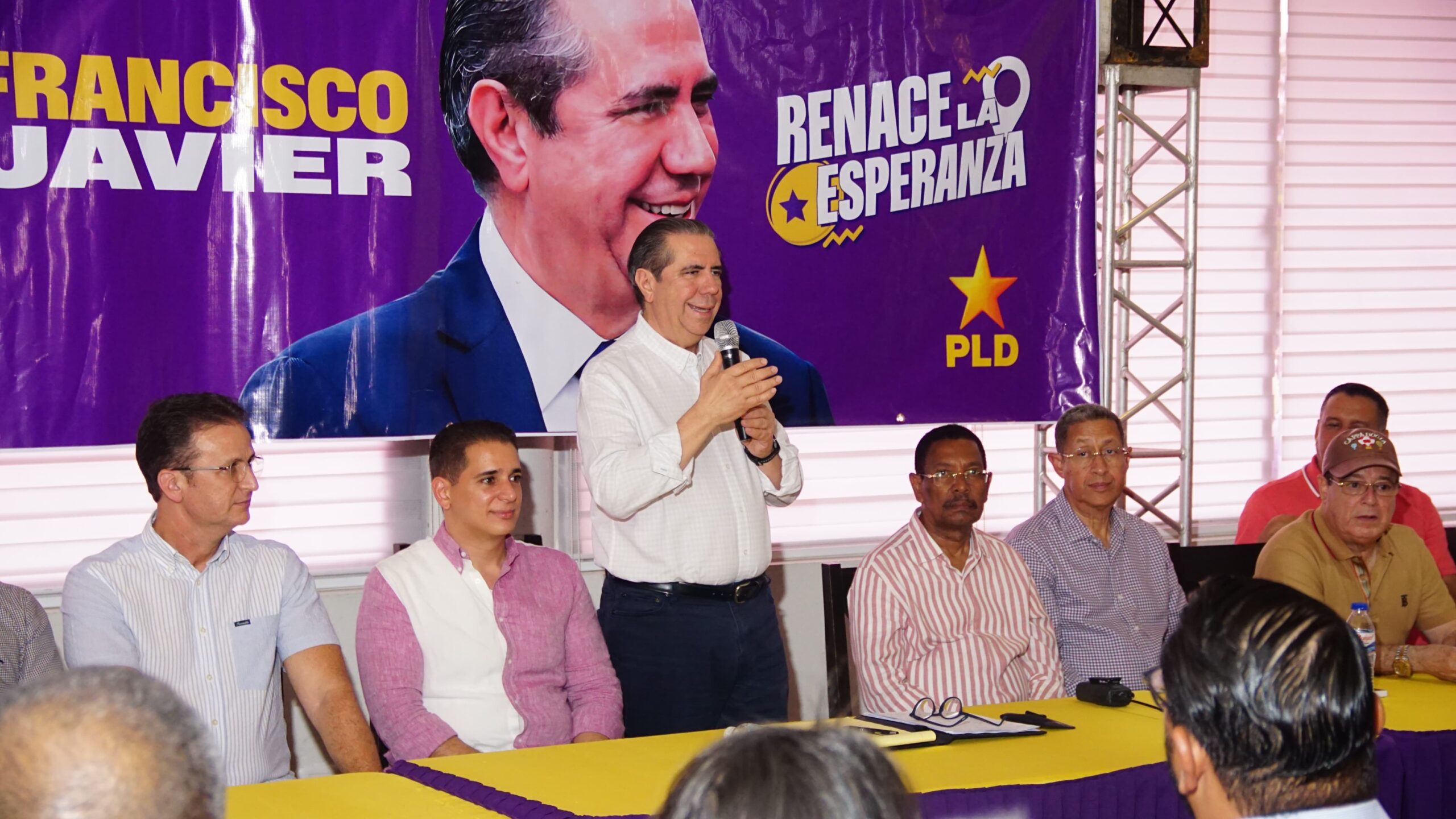 Francisco Javier proclama que sólo está atento a su “cartón” para ganar elecciones del 2028