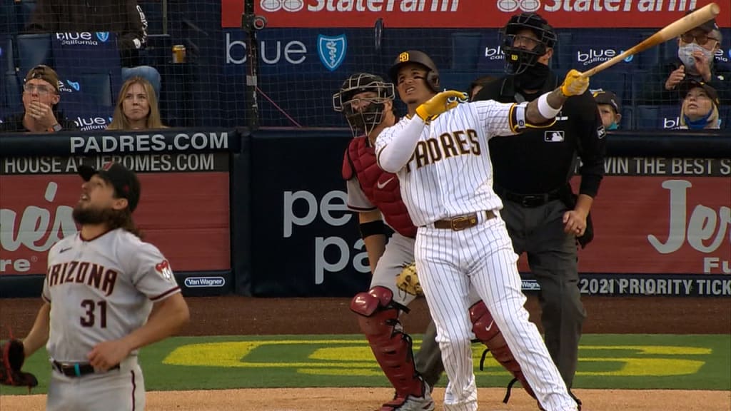 Machado lidera remontada de los Padres ante los Marlins con jonrón clave