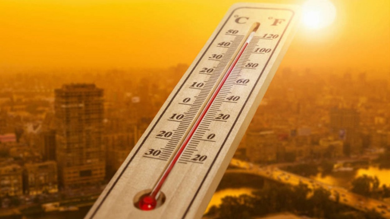 Calor sofocante, polvo sahariano y lluvias breves se combinan en jornada meteorológica